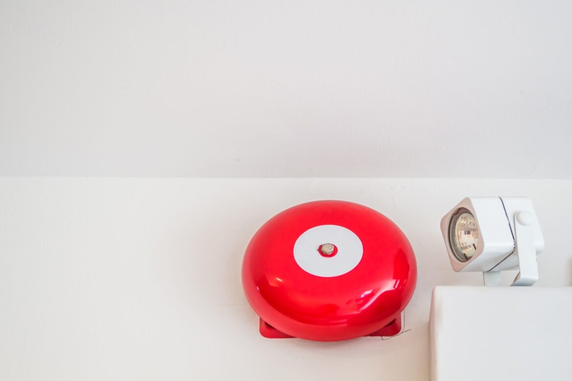 Czujki dymu przepisy w magazynach – wymagania